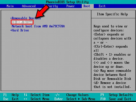Interface de configuration du BIOS PhoenixBIOS. Dans cet exemple, le lecteur de CD-ROM a la seconde priorité d'amorçage. Il doit être déplacé en première position. Interface de configuration du BIOS PhoenixBIOS. Dans cet exemple, le lecteur de CD-ROM a la seconde priorité d'amorçage. Il doit être déplacé en première position.